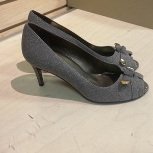 NEW!! Women’s Stuart Weitzman Grey Peep Toe Pump Size 7M